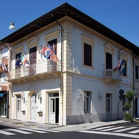 Hotel La Petite Maison Viareggio Eksteriør bilde